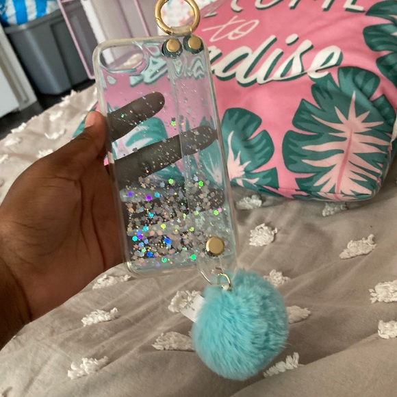 It has many features - Picture 1 of 3